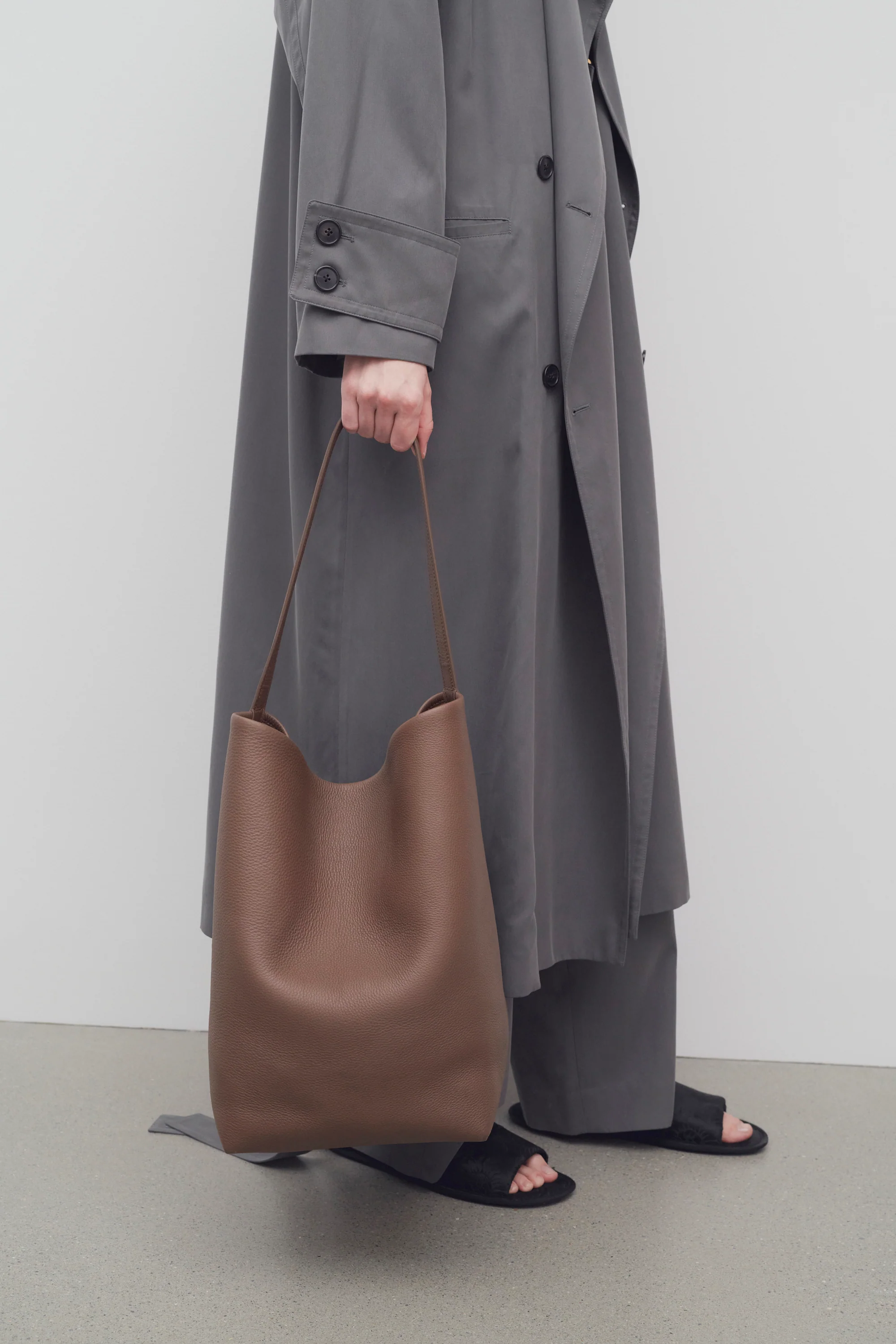 Large N/S Park Tote Bag - Image 4